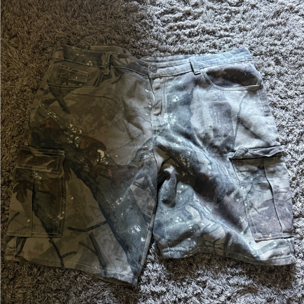Camo denim jorts